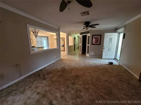 Living - 395 Bower Rd, Eufaula, OK 74432 photo 2 of 3