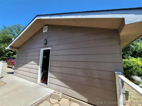 Exterior - 395 Bower Rd, Eufaula, OK 74432 photo 9 of 17