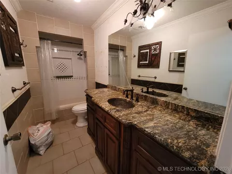 Bath - 395 Bower Rd, Eufaula, OK 74432 photo 1 of 1