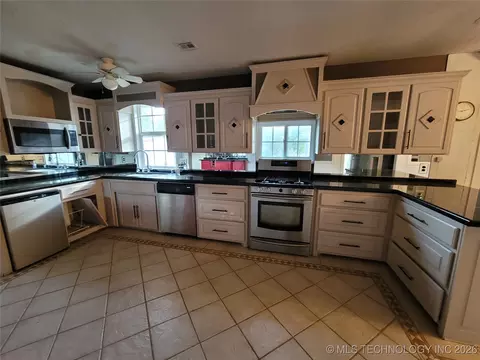 Kitchen - 395 Bower Rd, Eufaula, OK 74432 photo 3 of 3