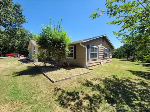 Exterior - 395 Bower Rd, Eufaula, OK 74432 photo 3 of 17