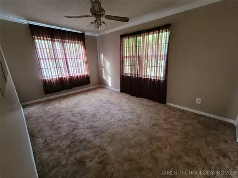 Living - 395 Bower Rd, Eufaula, OK 74432 photo 3 of 3