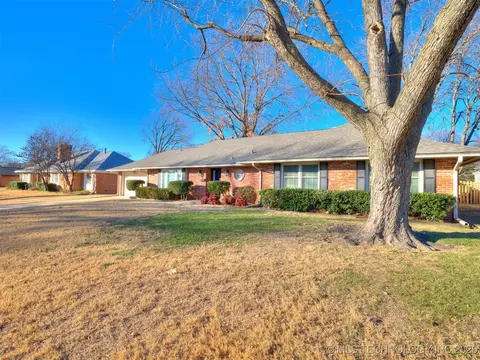 3759 E 46th Pl, Tulsa, OK 74135 photo 2