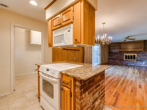 3759 E 46th Pl, Tulsa, OK 74135 photo 15