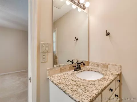 3759 E 46th Pl, Tulsa, OK 74135 photo 32