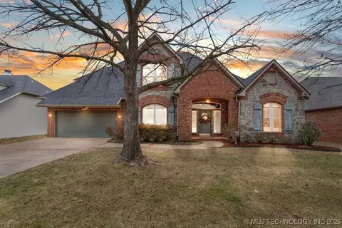 9818 E 83rd Pl, Tulsa, OK 74133