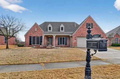 1907 W Rockport Pl, Broken Arrow, OK 74012