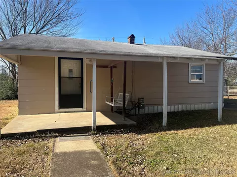 710 Randal St, Quinton, OK 74561