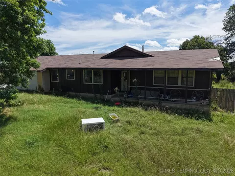 30332 S Vfw Rd, Stigler, OK 74462