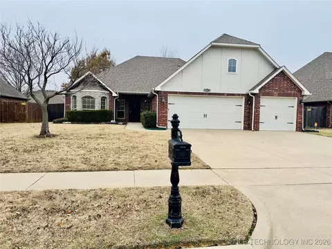 9206 N 95th East Pl, Owasso, OK 74055