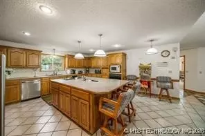 Kitchen - 4590 E 480 Rd, Pryor, OK 74361 photo 3 of 3