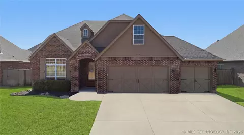 3309 W Knoxville St W, Broken Arrow, OK 74012