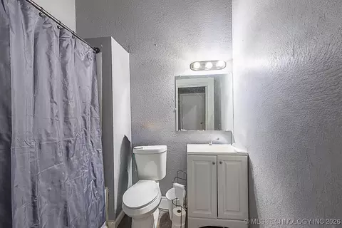 Bath - 600 W 16th, Ada, OK 74820 photo 1 of 1