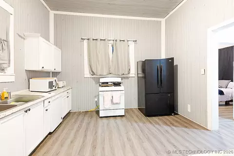 Kitchen - 600 W 16th, Ada, OK 74820 photo 2 of 2