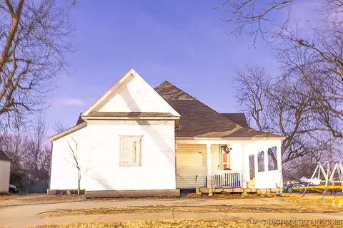 Exterior - 600 W 16th, Ada, OK 74820 photo 2 of 3