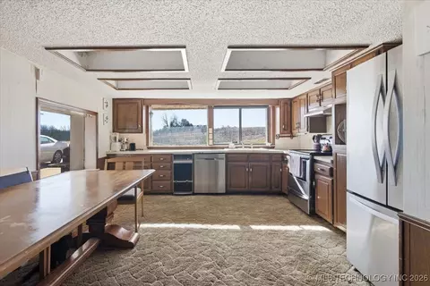 Kitchen - 760707 S County Road 3520 Rd, Cushing, OK 74023 photo 1 of 2