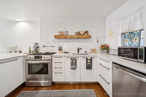 1107 E 45th Place 15, Tulsa, OK 74105