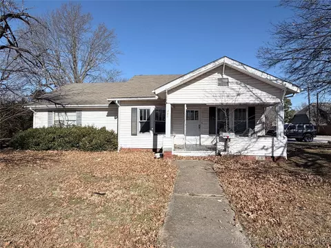 443 E Pine St, Skiatook, OK 74070