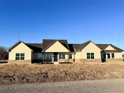 215 W 481 Rd, Pryor, OK 74361