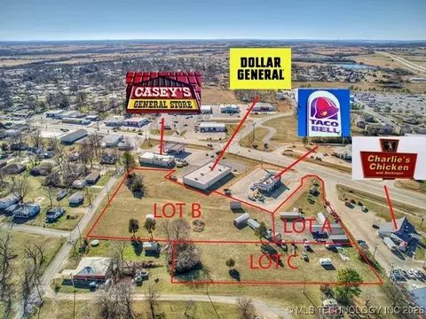 1107 W Gentry Ave, Checotah, OK 74426