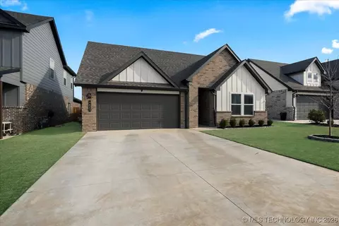 4623 S Chestnut Ave, Broken Arrow, OK 74011