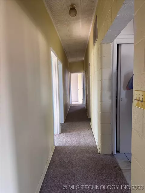 Entry Way - 3812 E 28th St, Tulsa, OK 74114 photo 1 of 2
