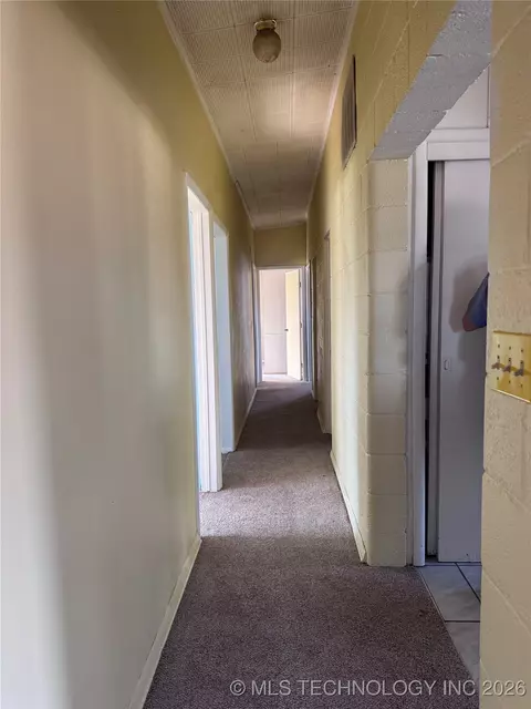 Entry Way - 3812 E 28th St, Tulsa, OK 74114 photo 2 of 3