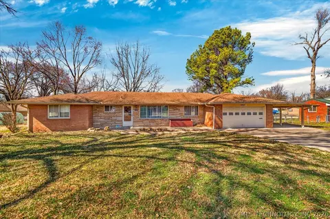 1507 Crescent Dr, Bartlesville, OK 74006