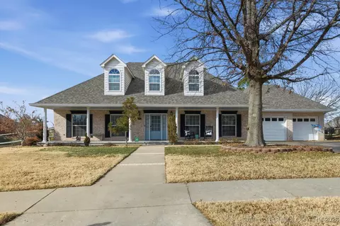3912 N Battle Creek Dr, Broken Arrow, OK 74012
