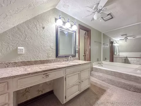 4411 E 72nd Pl, Tulsa, OK 74136 photo 20