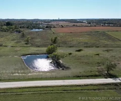 8 E 1100 Rd, Checotah, OK 74426