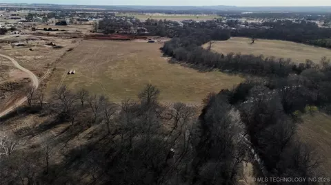 551 Davis, Davis, OK 73030 photo 2