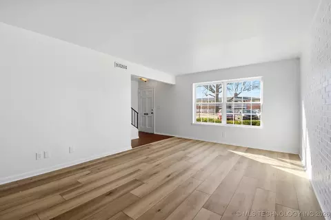 5528 E 46th Street 9, Tulsa, OK 74135 photo 8