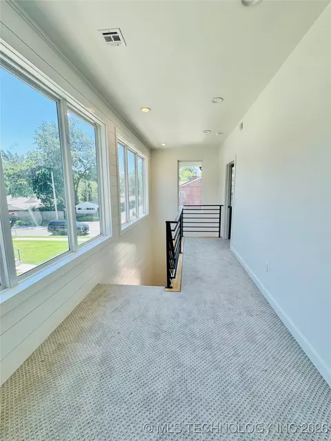 Entry Way - 913 E 37th St S, Tulsa, OK 74105 photo 3 of 3