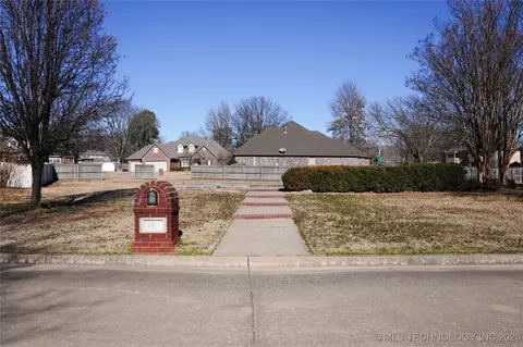 3404 Park Pl N, Muskogee, OK 74403
