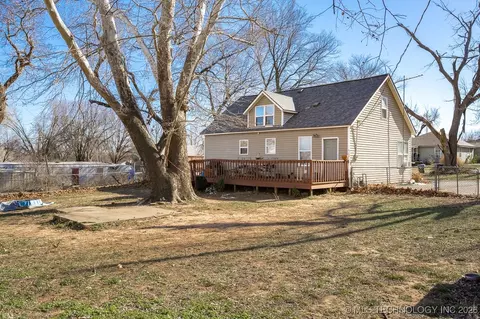 Exterior - 112 W First St, Coyle, OK 73027 photo 3 of 4