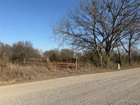 S 326th East Avenue, Coweta, OK 74429