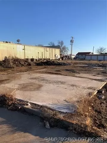 108 W Main St, Adair, OK 74330
