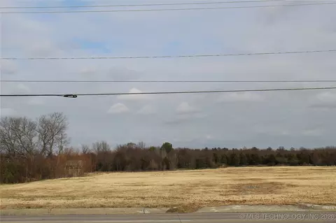 Chandler Road, Muskogee, OK 74403