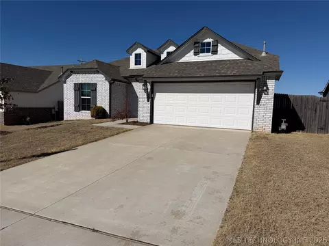 2912 W Charlotte St, Broken Arrow, OK 74011