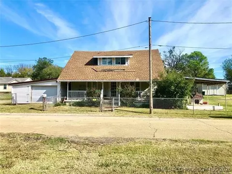 1301 E Ash St, Cushing, OK 74023