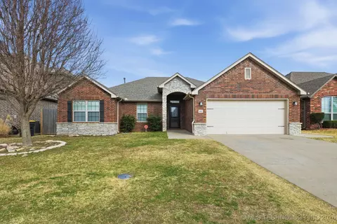 20601 E 32nd St S, Broken Arrow, OK 74014