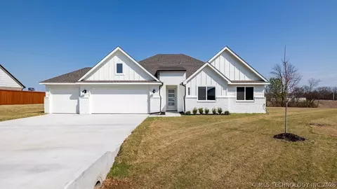 3875 E 154th Ct, Bixby, OK 74008