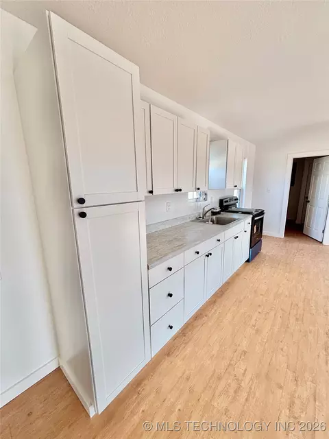 Kitchen - 615 S 3rd Ave, Warner, OK 74469 photo 2 of 2