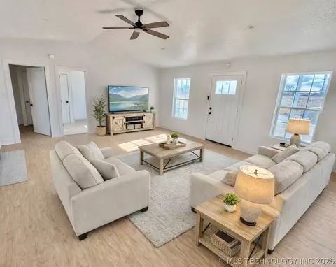 Living - 615 S 3rd Ave, Warner, OK 74469 photo 1 of 4