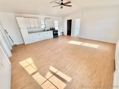 Living - 615 S 3rd Ave, Warner, OK 74469 photo 4 of 4