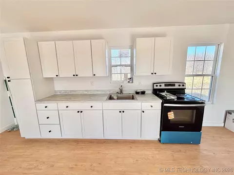 Kitchen - 615 S 3rd Ave, Warner, OK 74469 photo 1 of 2