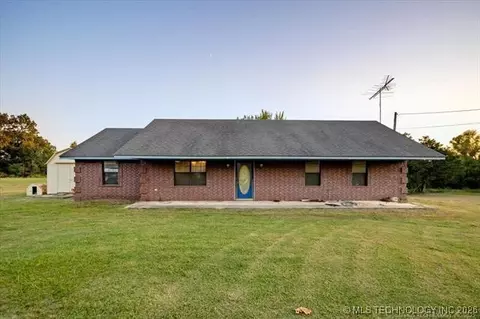 711 E Iowa St, Whitefield, OK 74472