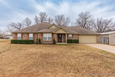 23484 E 136th St S, Coweta, OK 74429