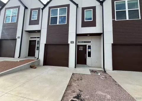 3502 Redbud Ln, Tulsa, OK 74132